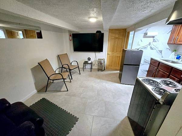 1st image of 325 48th St #B