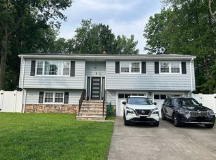 5 Robby Rd, Little Ferry, NJ 07643