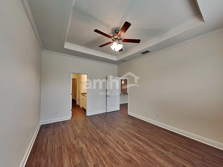 1379 Sky Lakes Dr — Photo 16