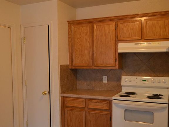 3rd image of 406 Primrose Dr #3B-2BA-1122SQFT