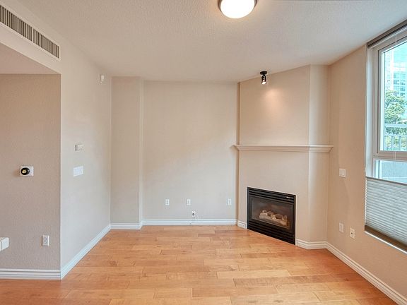 4th image of 1240 India St Unit 113
