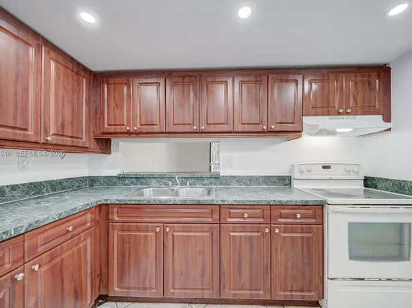 8420 SW 133rd Avenue Rd APT 224, Miami, FL 33183