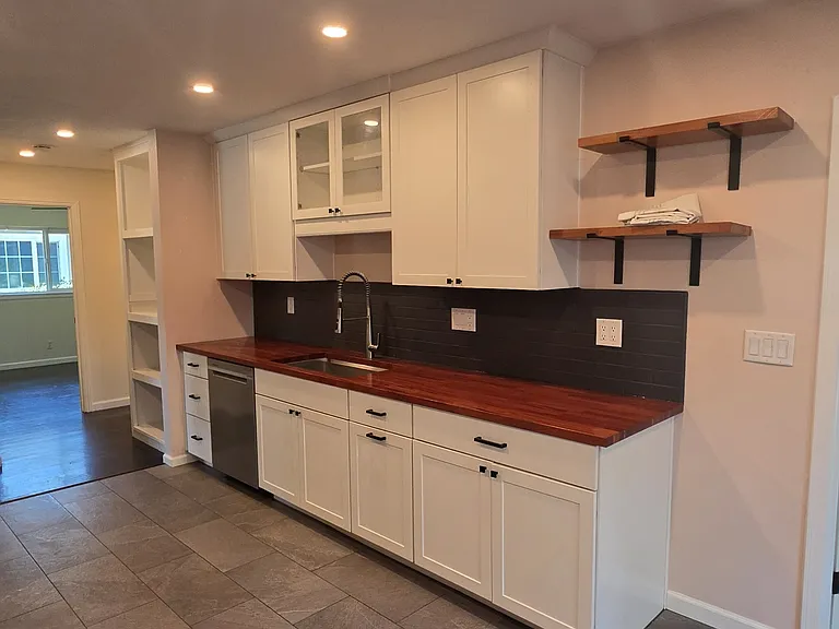 888 Glenn St — Photo 14