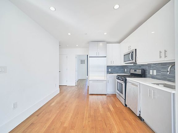 3rd image of 531 Myrtle Ave #F5