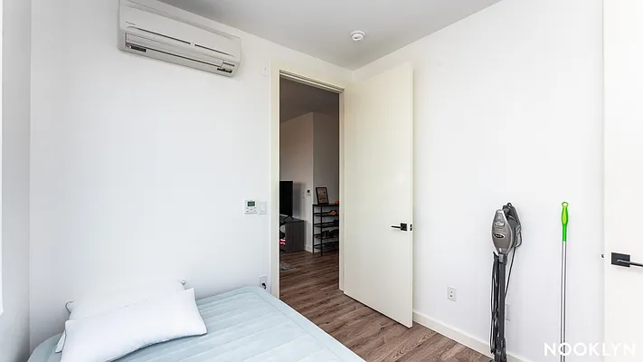 Rented by Nooklyn NYC LLC | media 38