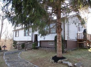 541 Old Ox Rd, Dingmans Ferry, PA 18328
