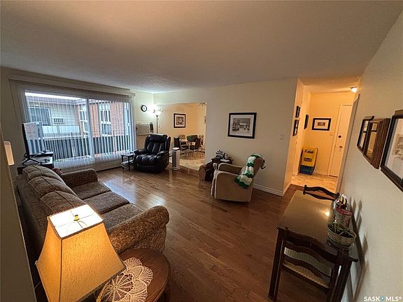 2nd image of UNIT 13-26 Shaw STREET