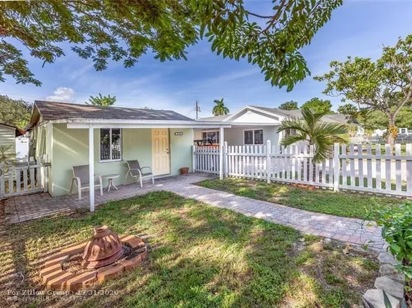 6133 Hayes St, Hollywood, FL 33024