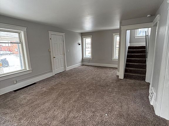 2nd image of 137 Iddings Ave SE