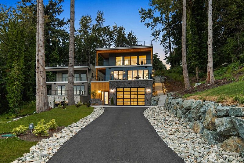 3rd image of 10719 Lake View Drive