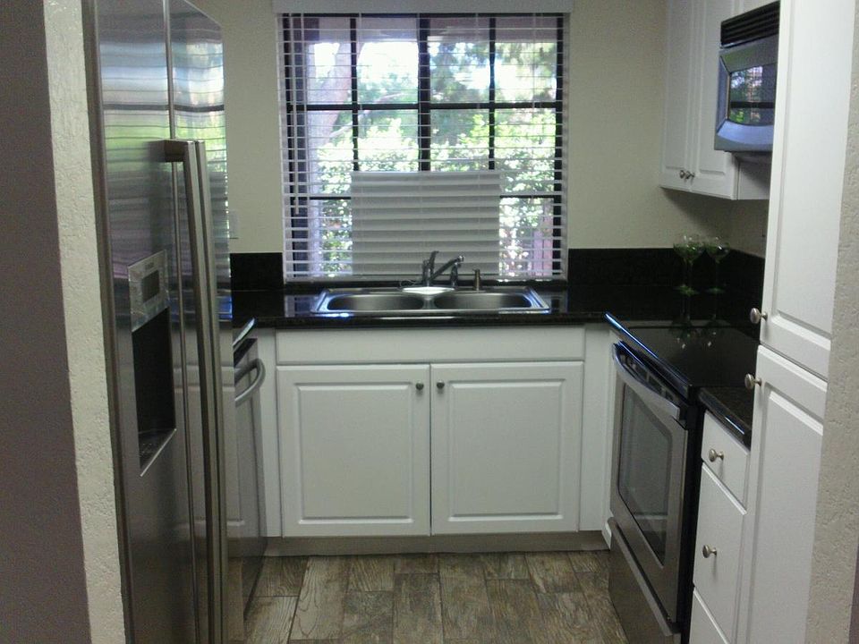 Park View from window / Wood-like tile floors