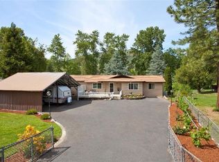 2422 Lampman Rd, Gold Hill, OR 97525