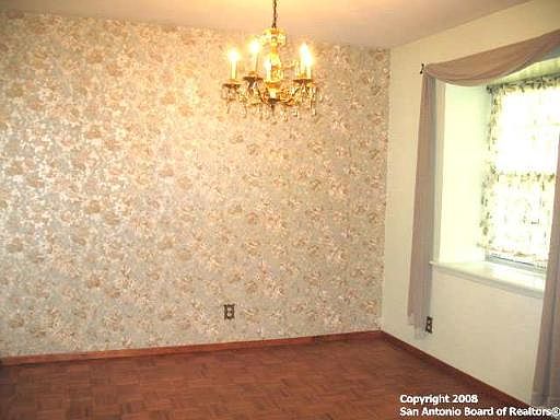 4th image of 5034 GUINEVERE ST