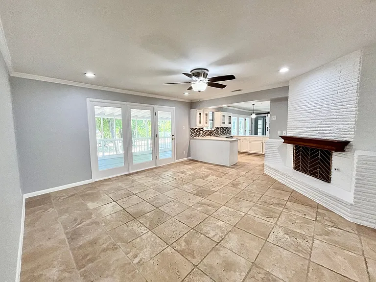 830 Blackburn St — Photo 6
