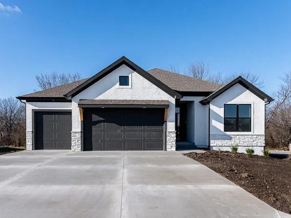 1696 N 163rd St, Basehor, KS 66007