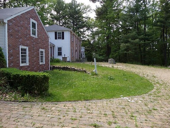 2nd image of 380 Lowell St