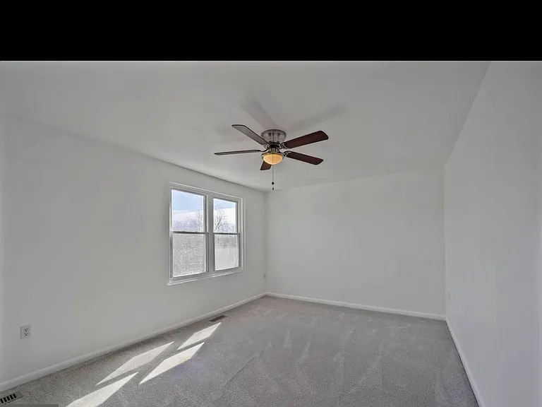 905 Nadine Ct — Photo 10