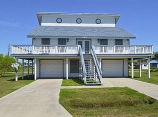 546 Palmetto Point Rd, Rockport, TX 78382