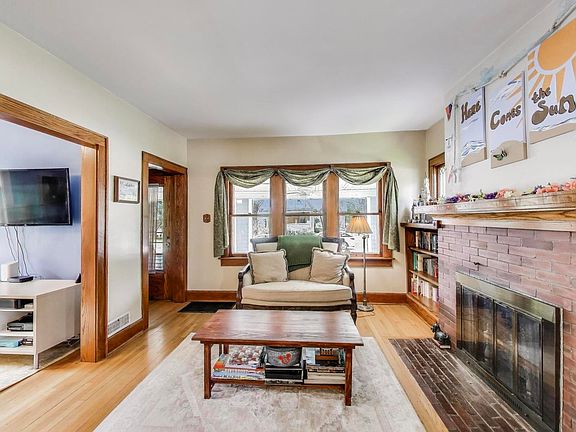 4th image of 345 N Stone Ave