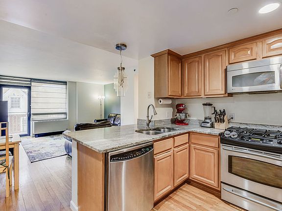 3rd image of 11624 Grosvenor Ln APT 3A