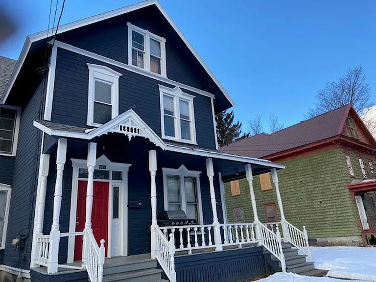 56 Lincoln Ave — Photo 4