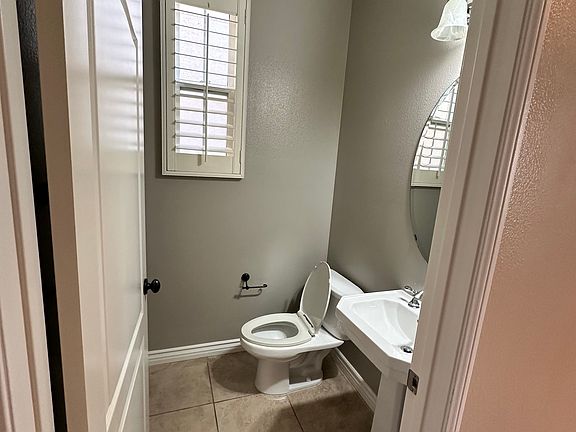 downstairs 1/2 bathroom