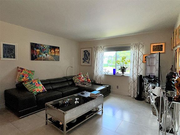 3rd image of 1950 N Andrews Avenue #214D