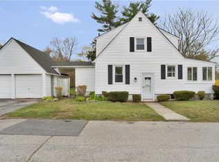 2 Shirley St, Warwick, RI 02888