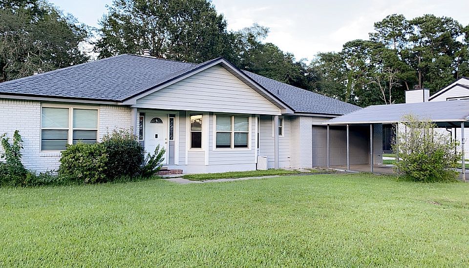 1st image of 15267 Landmark Cir N