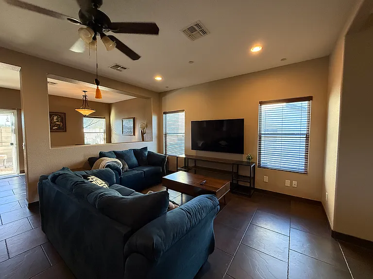 West Calle De Manzanillo Tucson Ave — Photo 8