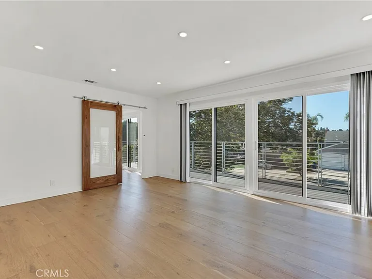 7841 W 83rd St — Photo 24