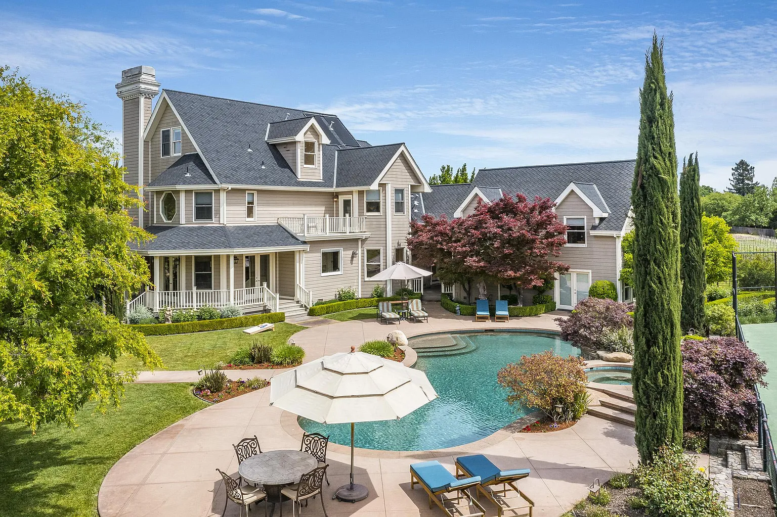 1115 Victoria Ln photo 1