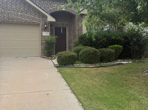 1109 Abbey Ln, Midlothian, TX 76065