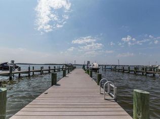 237 Bay Stream Dr, Toms River, NJ 08753