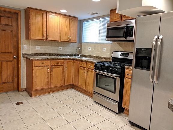 2nd image of 5804 N Artesian Ave Unit B