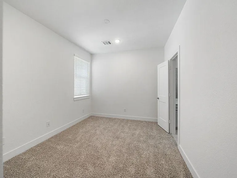 12762 Grayson County Dr — Photo 21