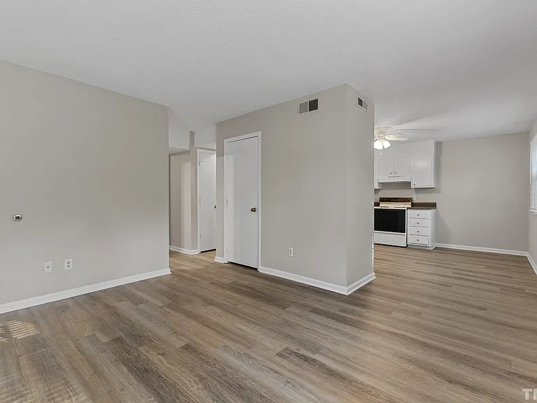 1823 White Oak Rd #B — Photo 1