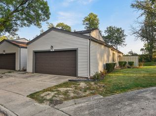 3531 Golfview Dr, Hazel Crest, IL 60429