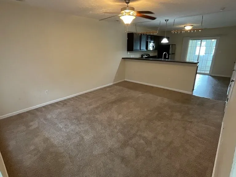 111 Glen Cannon Dr — Photo 3
