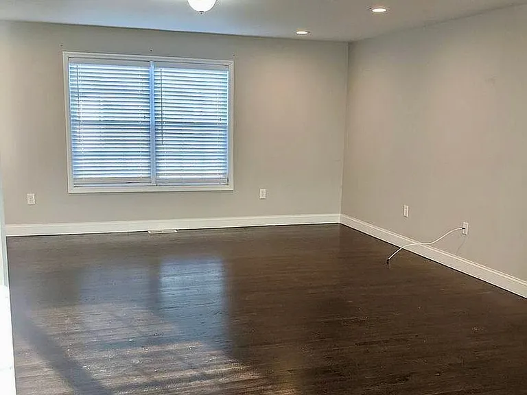 254 Upland Ave — Photo 11