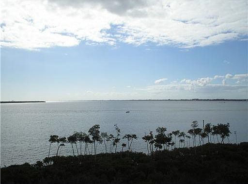 4th image of 26 W Harbour Isle Drive #Ph04