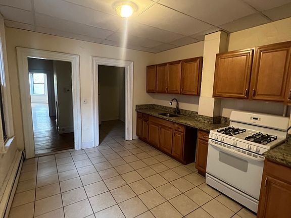 2nd image of 179 Harvard St #1