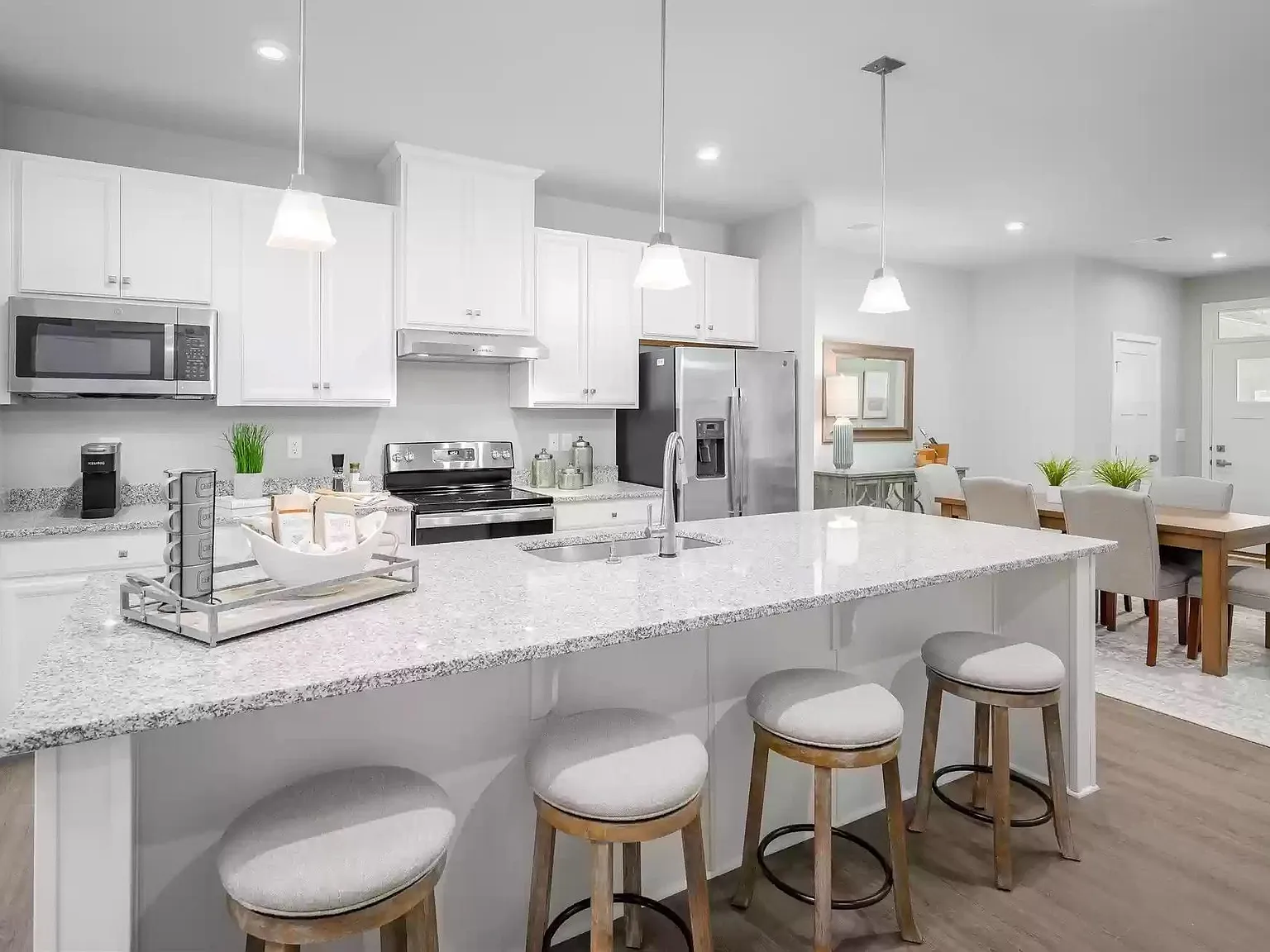 830 Eden Ln — Photo 4
