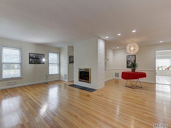 2nd image of 20 Barnes Ln