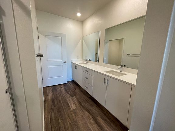 5th image of 5925 Charlotte Dr Unit 433