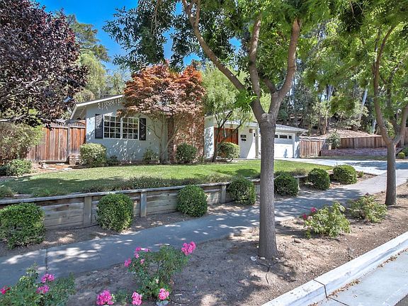 3rd image of 241 Arroyo Grande Way
