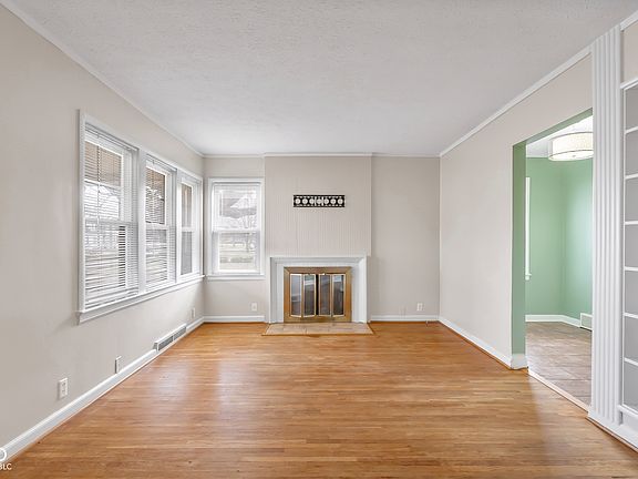 3rd image of 2204 Caldwell Pl