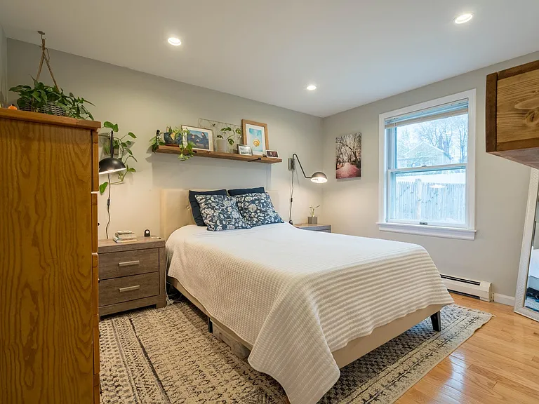 35 Putnam St — Photo 12