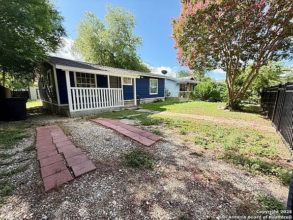 3rd image of 230 S San Gabriel Ave
