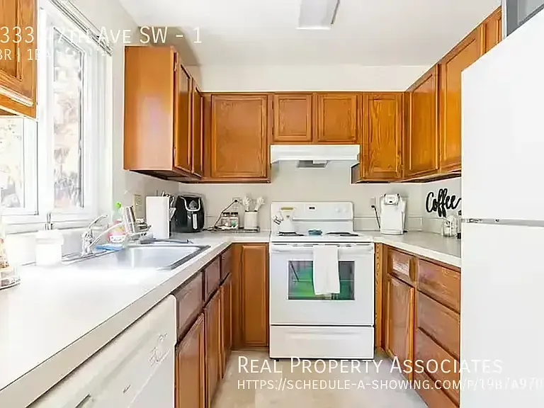 7333 47th Ave SW #1 — Photo 10
